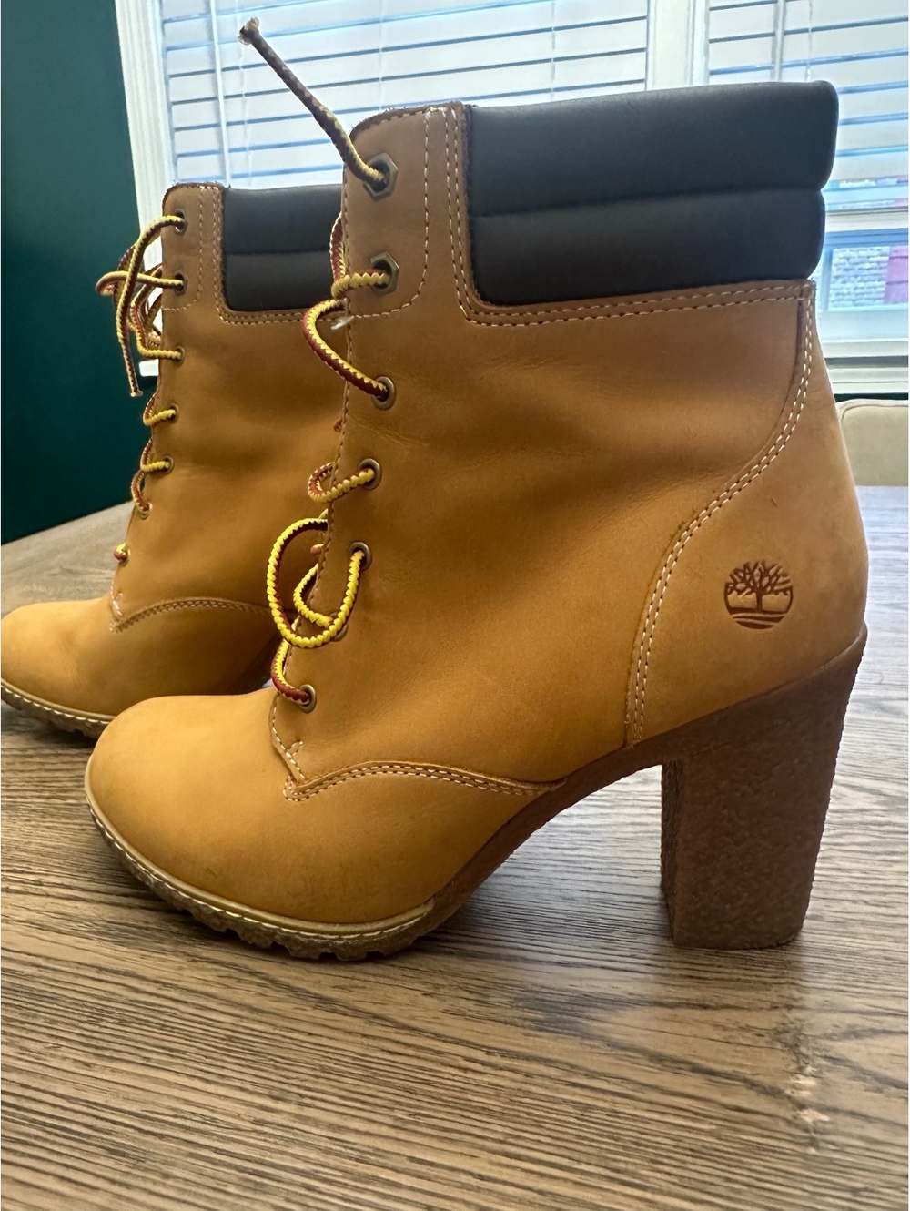 Timberland Women's Heeled Lace-Up Boots Size 7.5